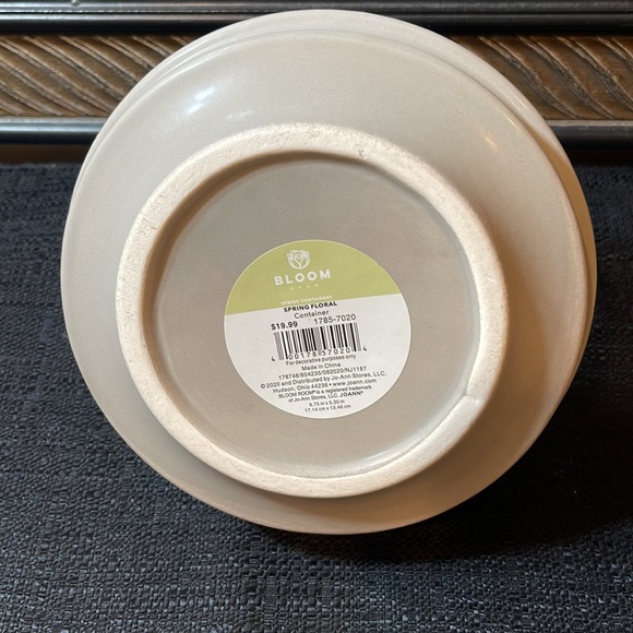 NWT Glazed Pottery Vase: unusual shape and Taupe Color - Picture 6 of 6